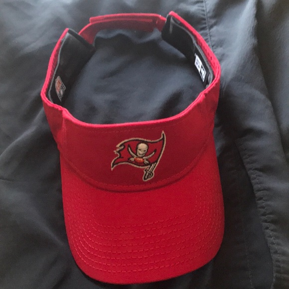 tampa bay buccaneers visor